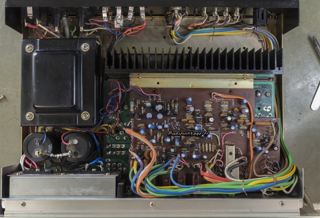 Nad Model 90 : à son arrivée, sans son blindage interne.