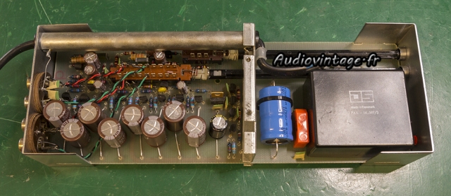 Ortofon MCA-76 : condensateurs chimiques remplacés.