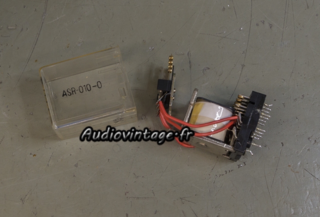 Pioneer SA-7500 : désoxydation des contacts du relais.