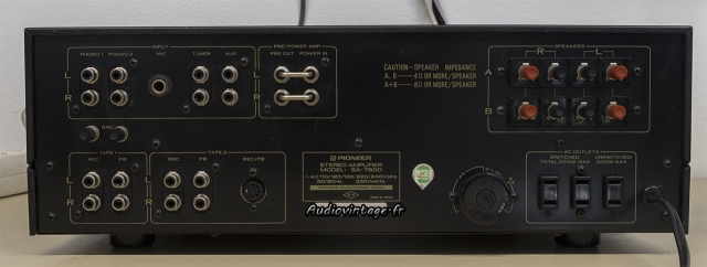 Pioneer SA-7500 : connectique.