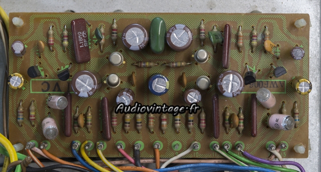 Pioneer SA-8100 : étage phono révisé.