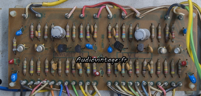Pioneer SA-8100 : circuit de tonalité à réviser.