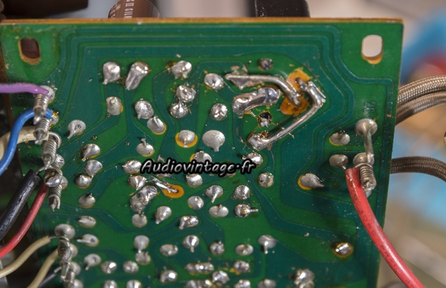 Pioneer SA-8100 : réparation en cours.