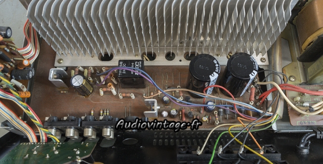 Pioneer SA-608 : alimentation et protection révisées.