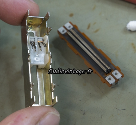 Quad 34 : ouverture du potentiomètre de balance.