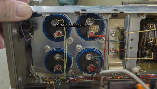 Quad 303 : condensateurs kaput !
