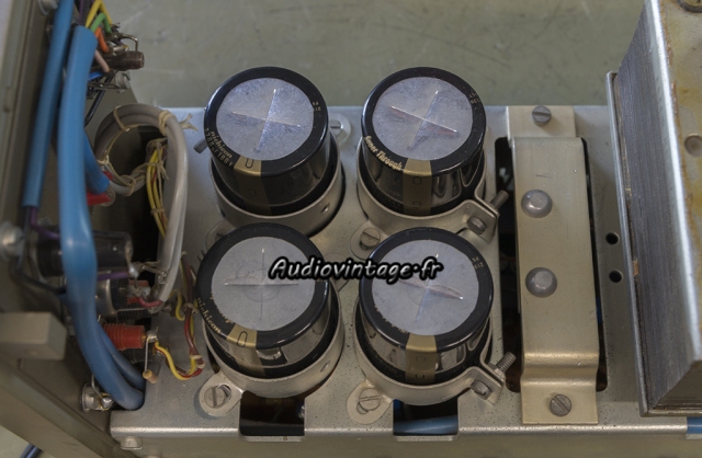 Quad 303 : bien installés dans leur adaptateur.
