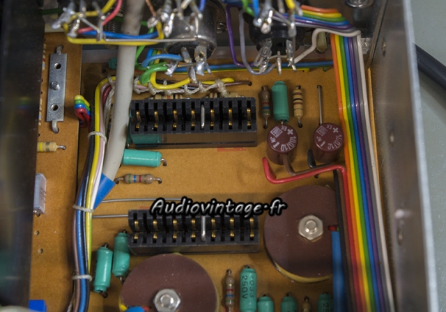 Quad 33 : condensateurs à remplacer.
