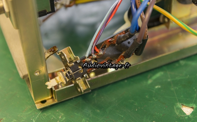 Rotel RA-612 :  switch défectueux.