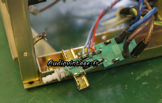 Rotel RA-612 : nouveau switch en place.