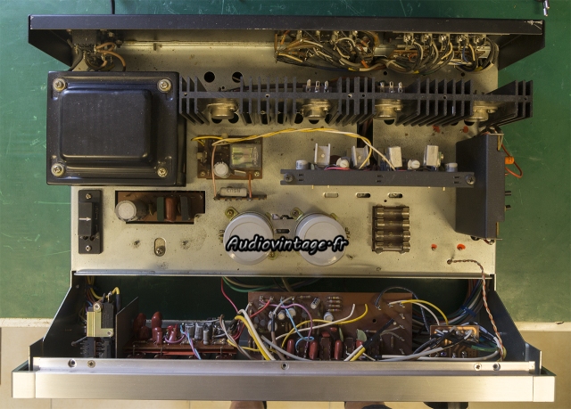 Rotel RA-810