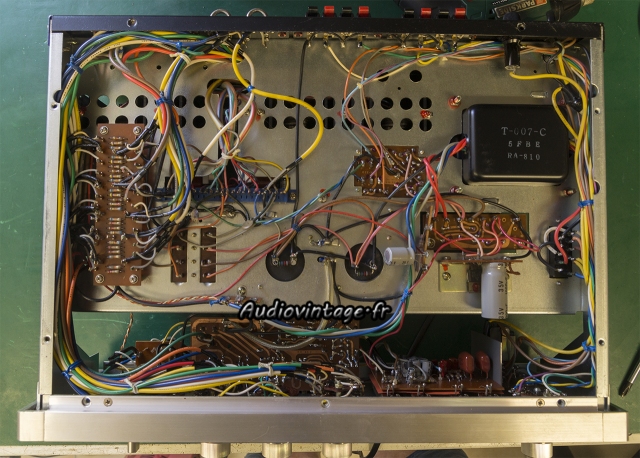 Rotel RA-810