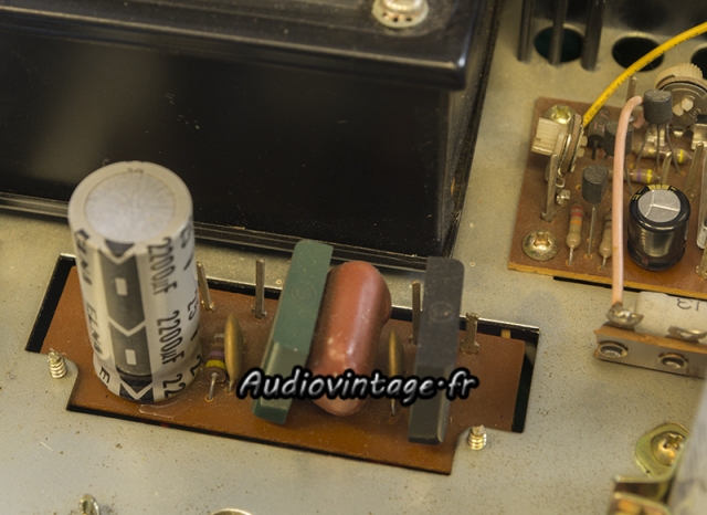 Rotel RA-810