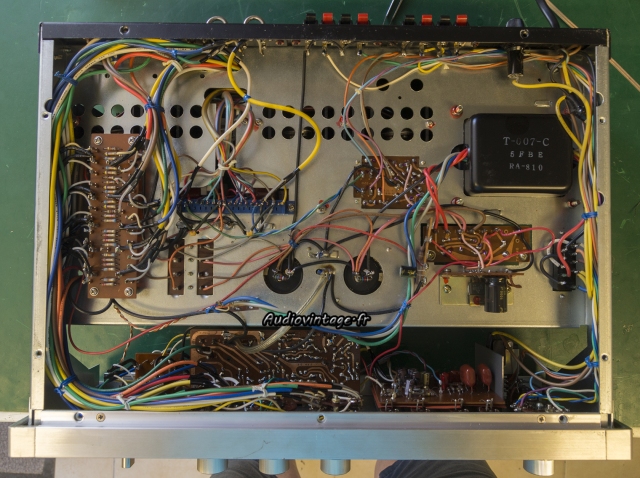 Rotel RA-810