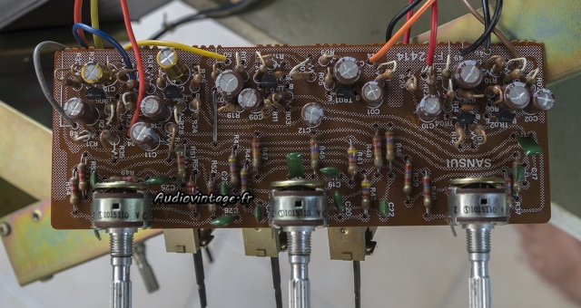 Sansui AU-5500 : circuit de tonalité révisé.
