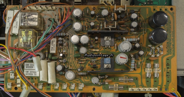Sansui AU-11000A : circuit alimentation/protection à réviser.