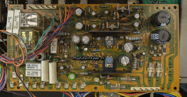 Sansui AU-11000A : circuit alimentation/protection révisé.