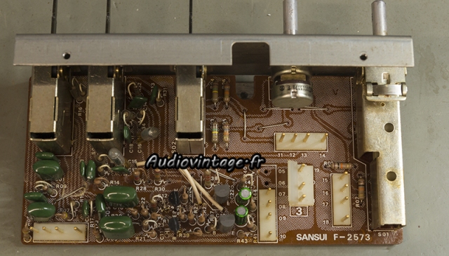 Sansui AU-11000A : circuit filtres révisé.