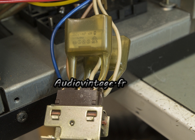 Sansui AU-11000A : Rifa à remplacer.