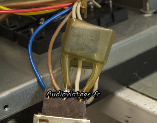 Sansui AU-11000A : capas X2 neuves en place.