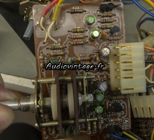 Sansui AU-11000A : étage de tonalité médium révisé.
