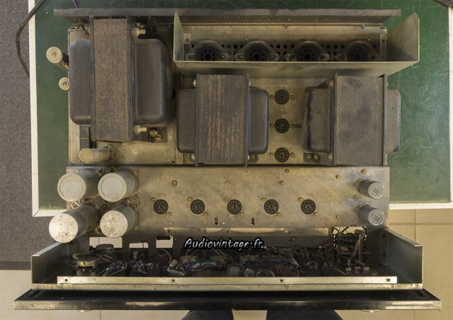 Sansui AU-111