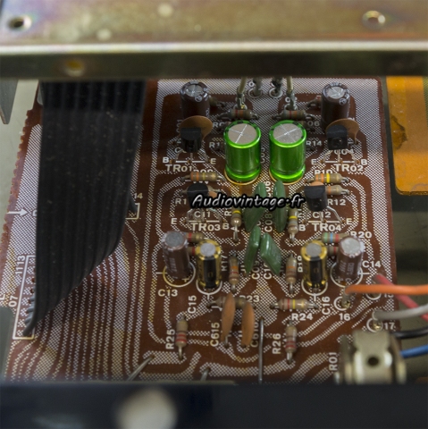 Sansui AU-117 : étage phono révisé.