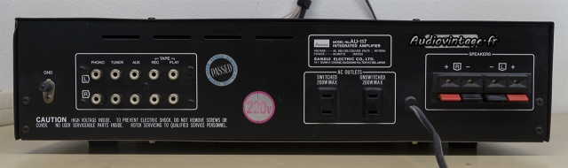 Sansui AU-117 : connectique.