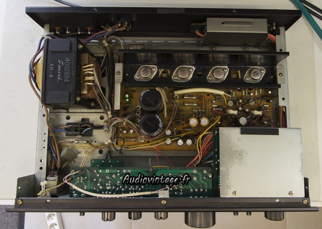 Sansui AU-217