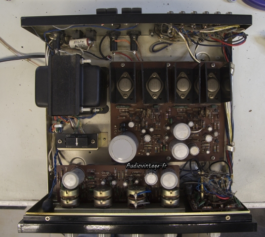 Sansui AU-222