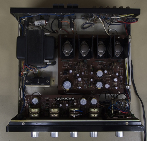 Sansui AU-222