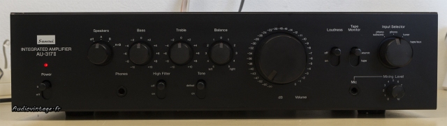 Sansui AU-317 II : un exemplaire  tout à fait présentable.