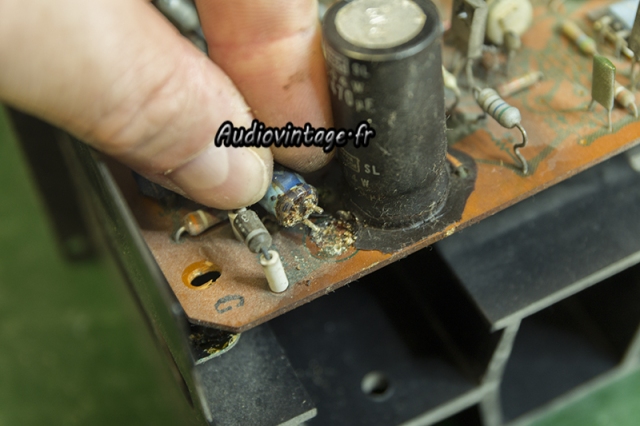 Sansui AU-517