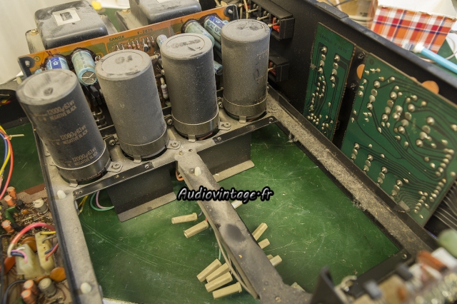 Sansui AU-517