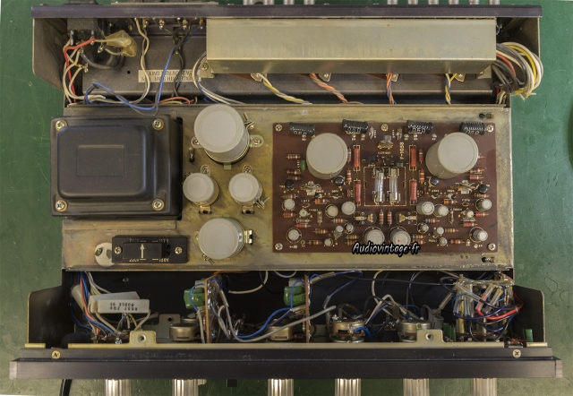 Sansui AU-555