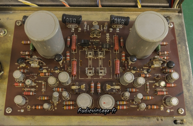 Sansui AU-555