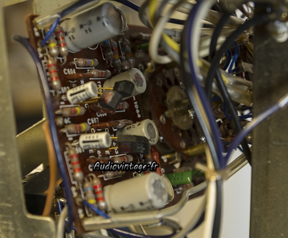 Sansui AU-555