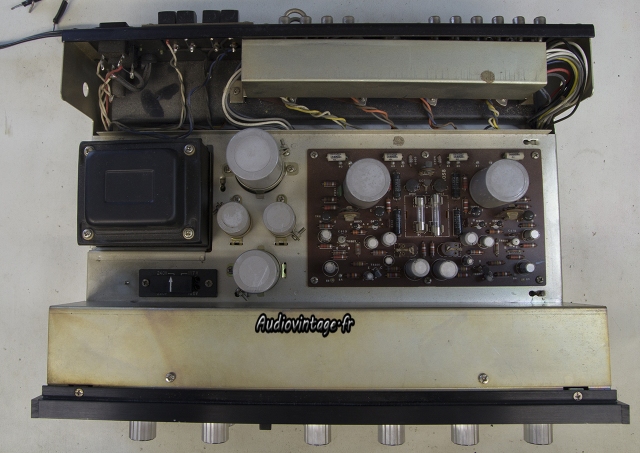 Sansui AU-555