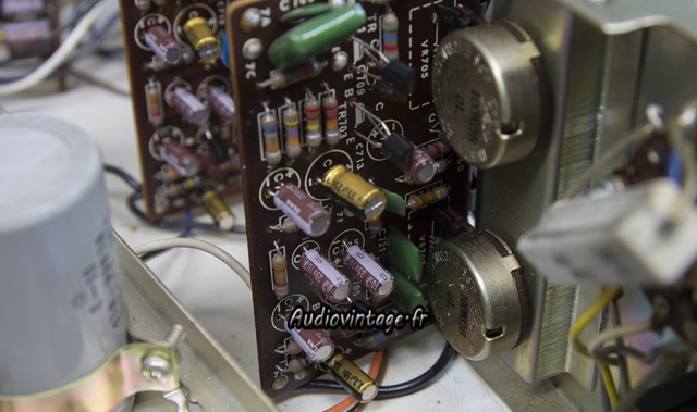 Sansui AU-555