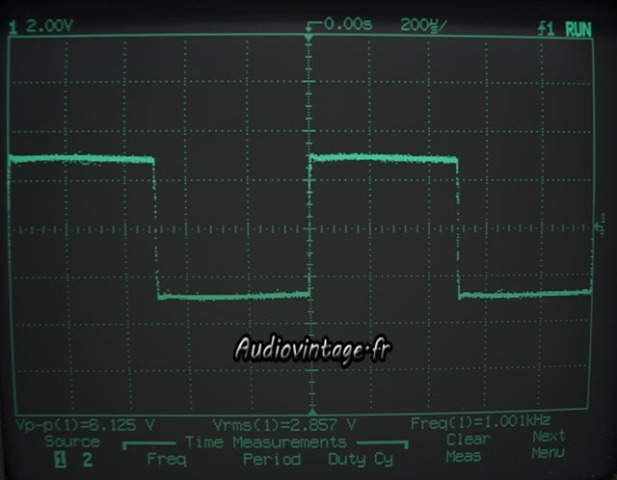 Sansui AU-555