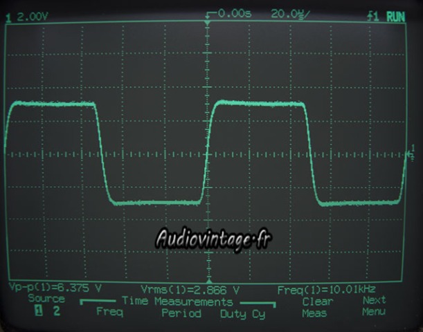 Sansui AU-555
