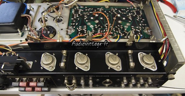 Sansui AU-555A