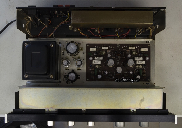 Sansui AU-555A