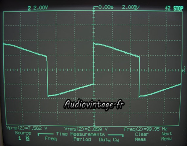 sansui AU-555A-signal carré-100hz.