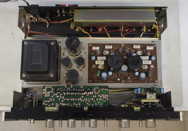 Sansui AU-555A