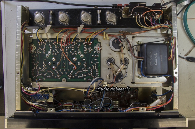 Sansui AU-555A