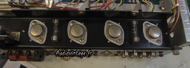 Sansui AU-555A