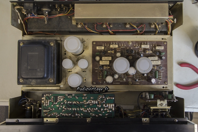 Sansui AU-555A
