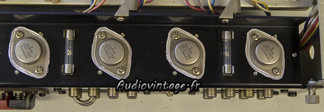 Sansui AU-555A