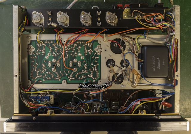 Sansui AU-555A